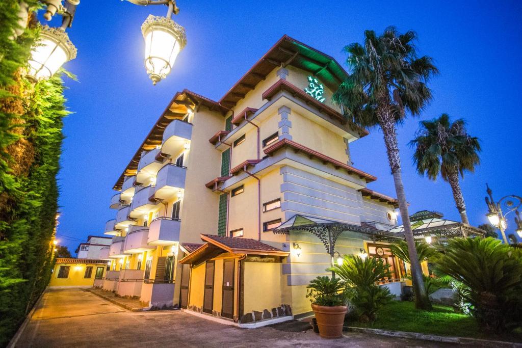 Hotel Miramare Varcaturo Esterno foto