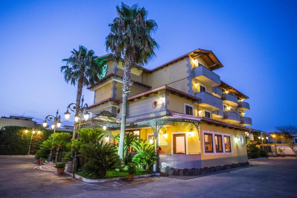Hotel Miramare Varcaturo Esterno foto