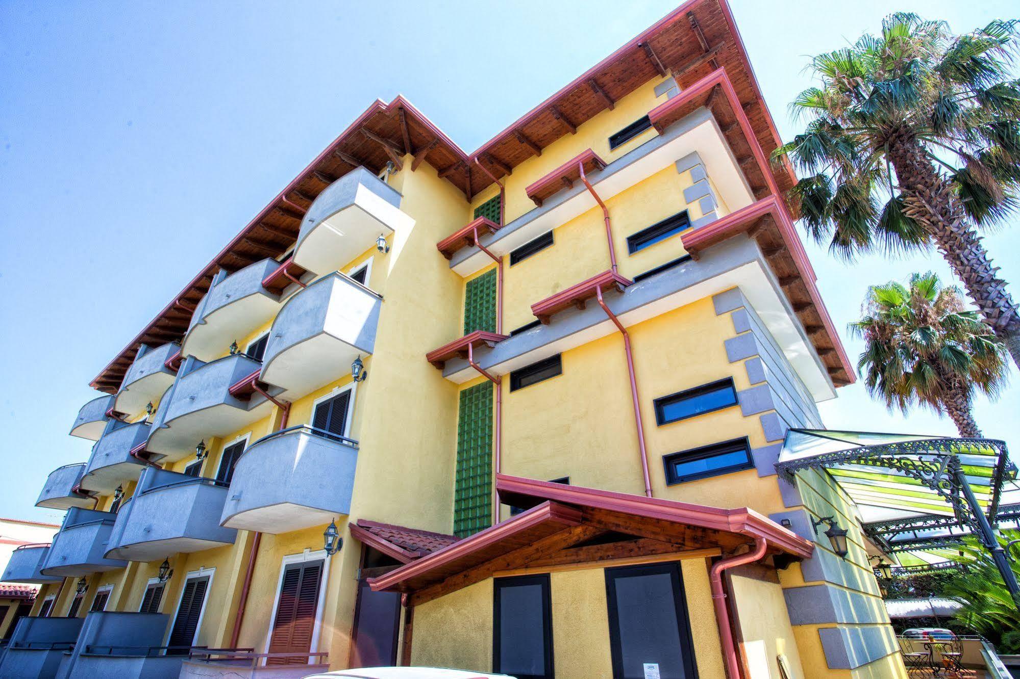 Hotel Miramare Varcaturo Esterno foto